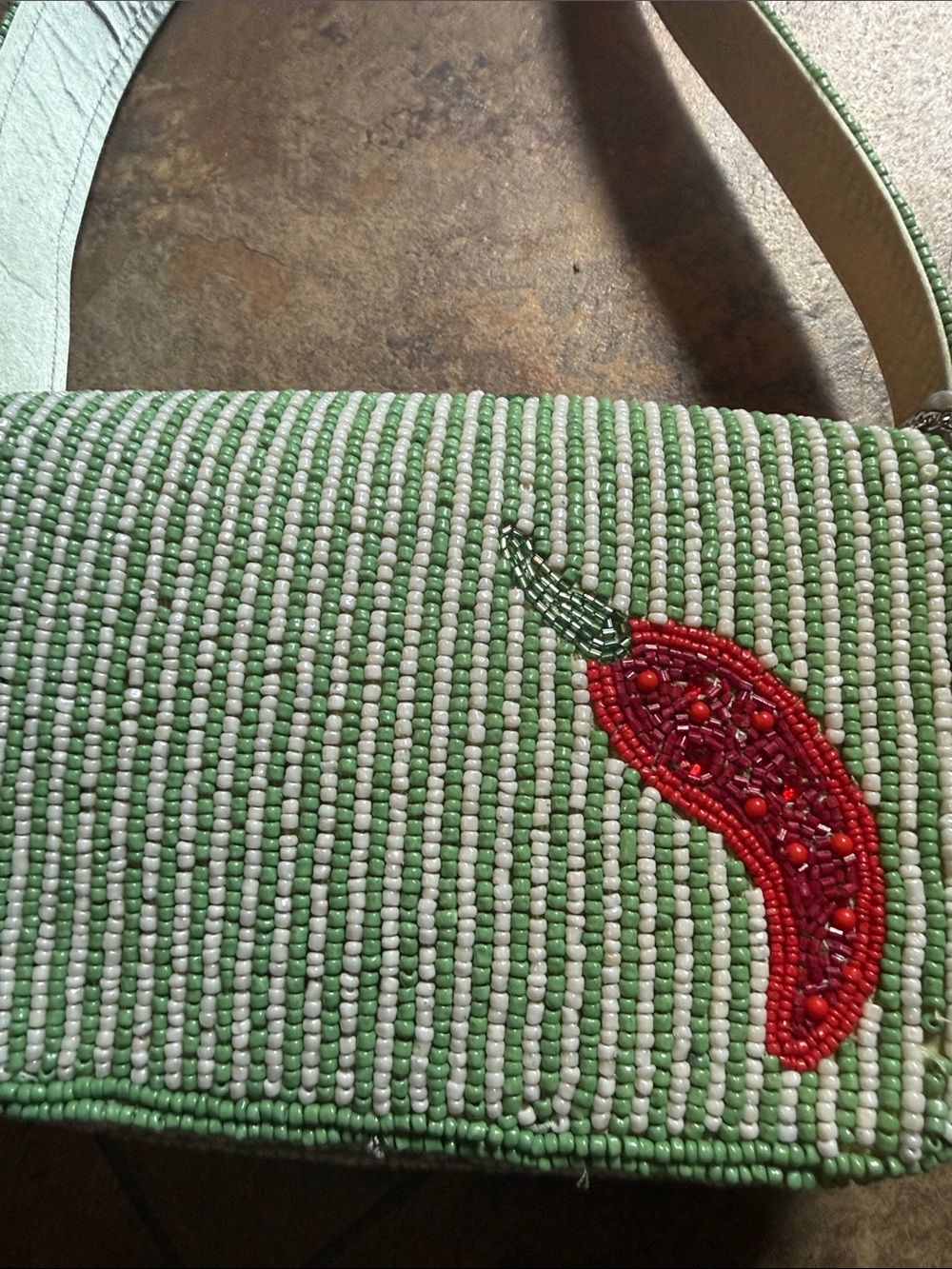 Beaded Chili Pepper Shoulder Bag - Green & Red ..beautiful handbag ..nwt .. - Picture 5 of 8